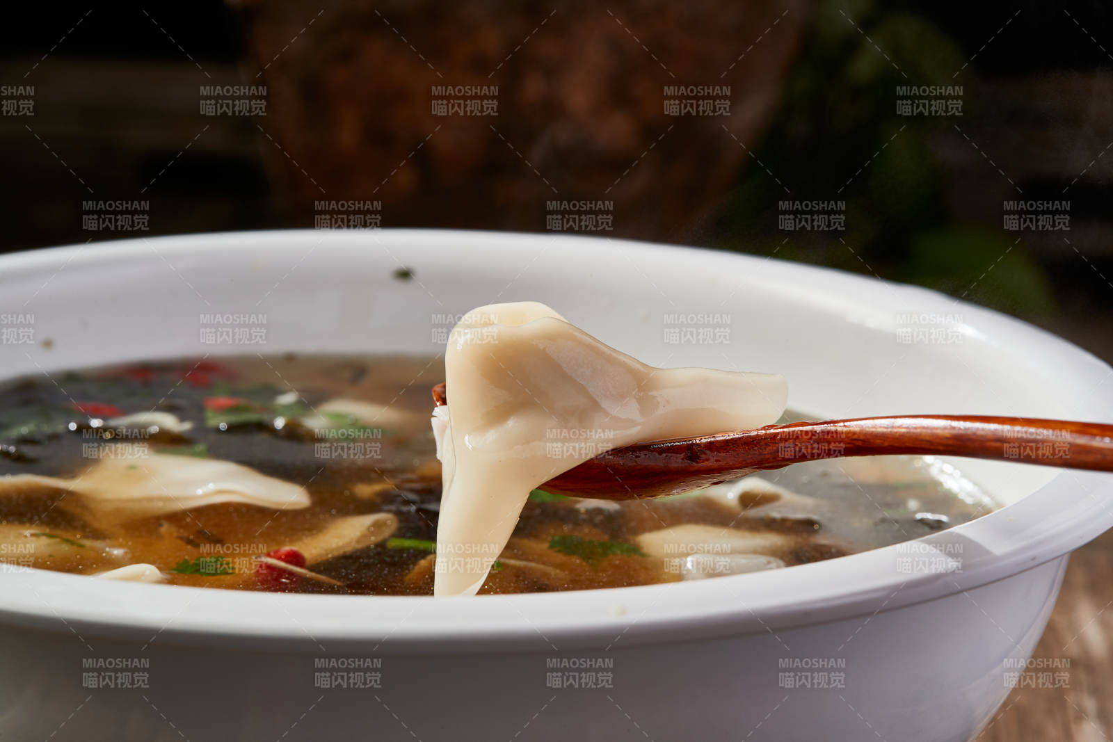 紫菜酱油馄饨汤图片