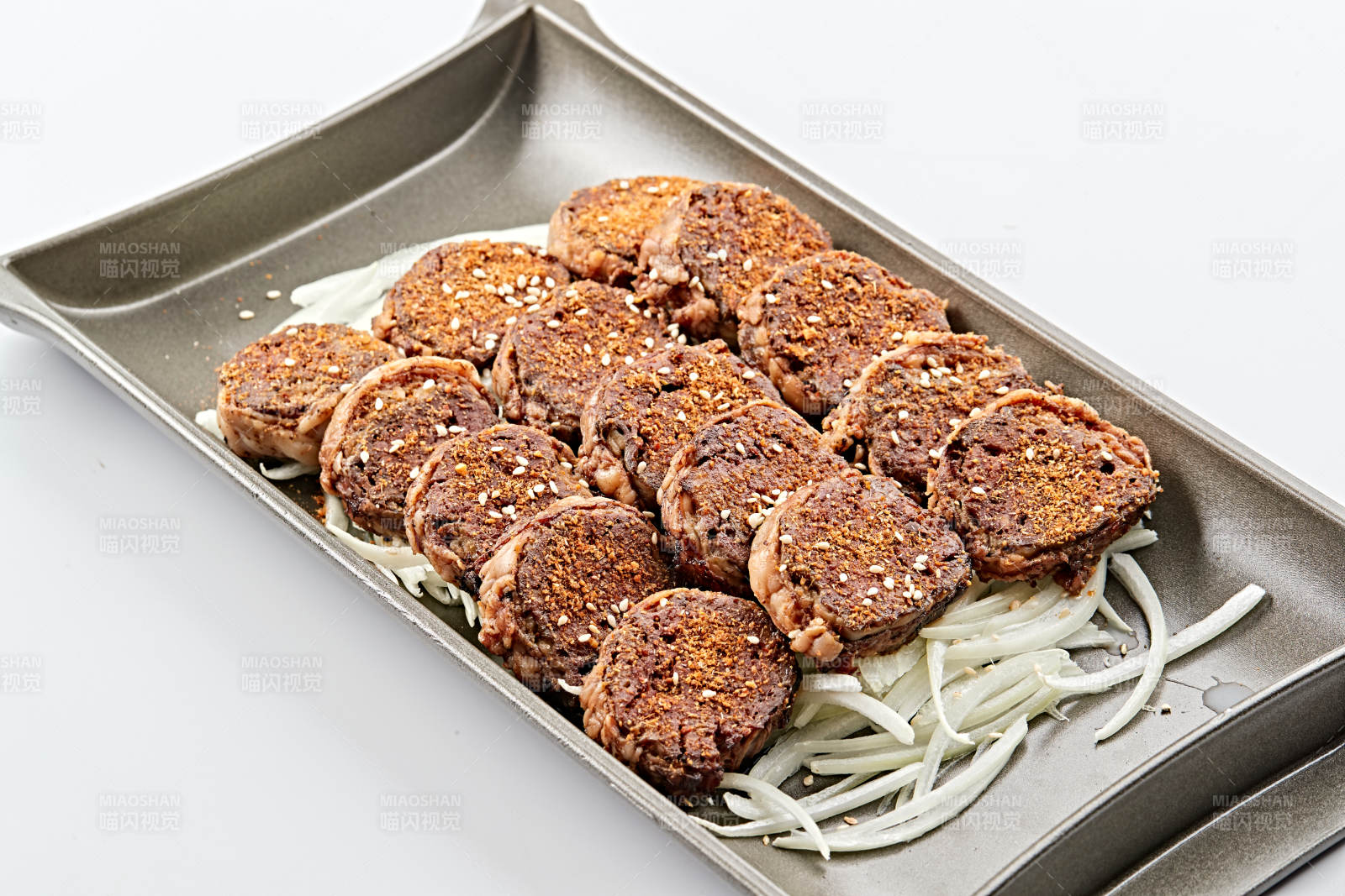 香辣美味的铁板炭烤草原羊肝图片