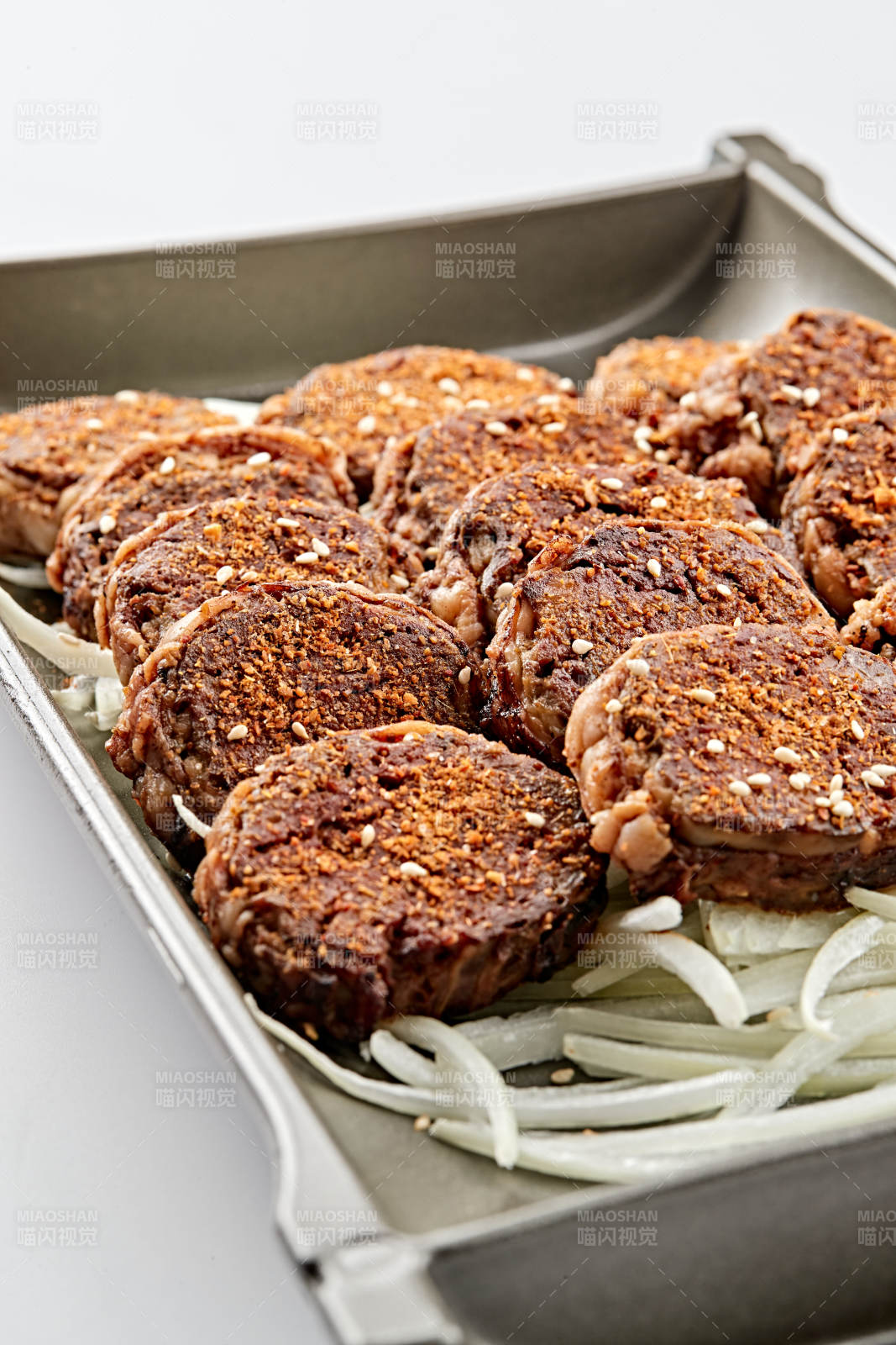 香辣美味的铁板炭烤草原羊肝图片