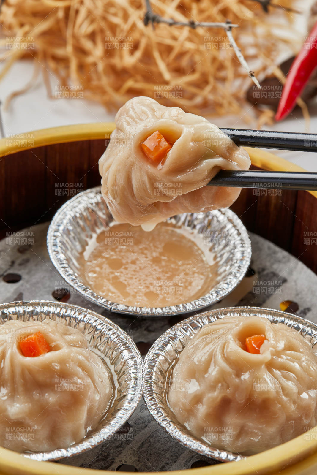 精美茶餐点心灌汤小笼包图片