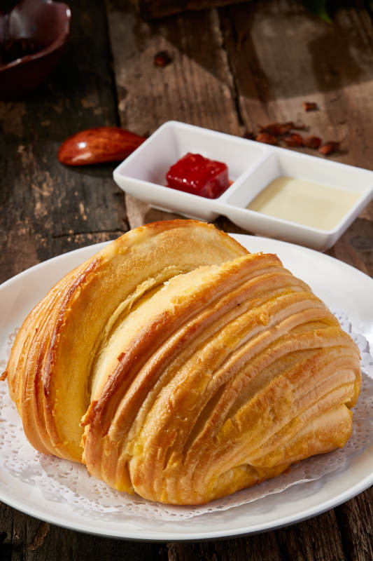 炼乳腐乳烘烤大花卷图片