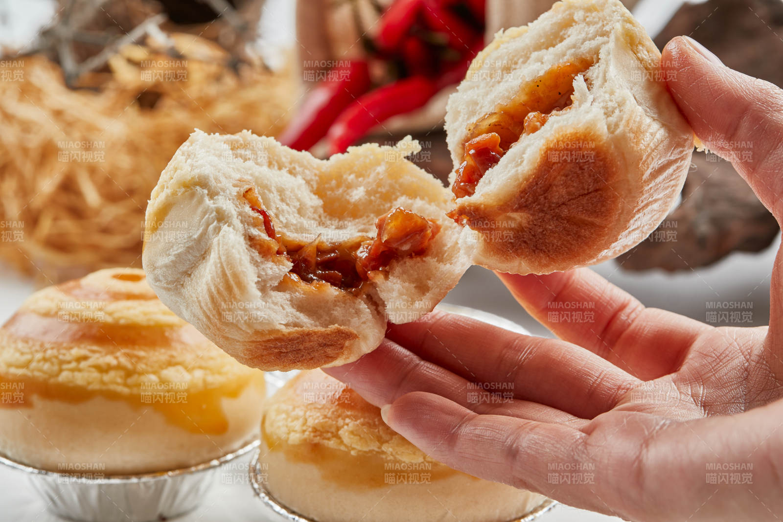 美味茶餐港式菠萝叉烧包图片