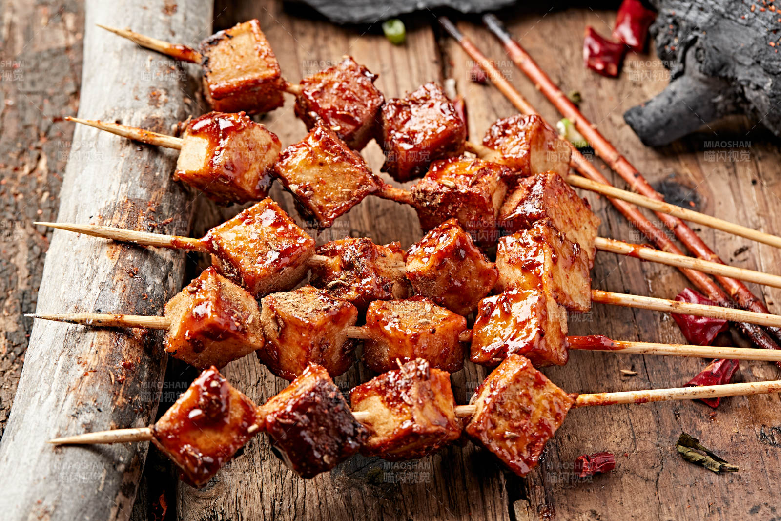 炭烤美味鱼豆腐图片