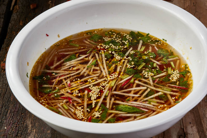 蘸莜面用的水萝卜丝香菜醋汤图片