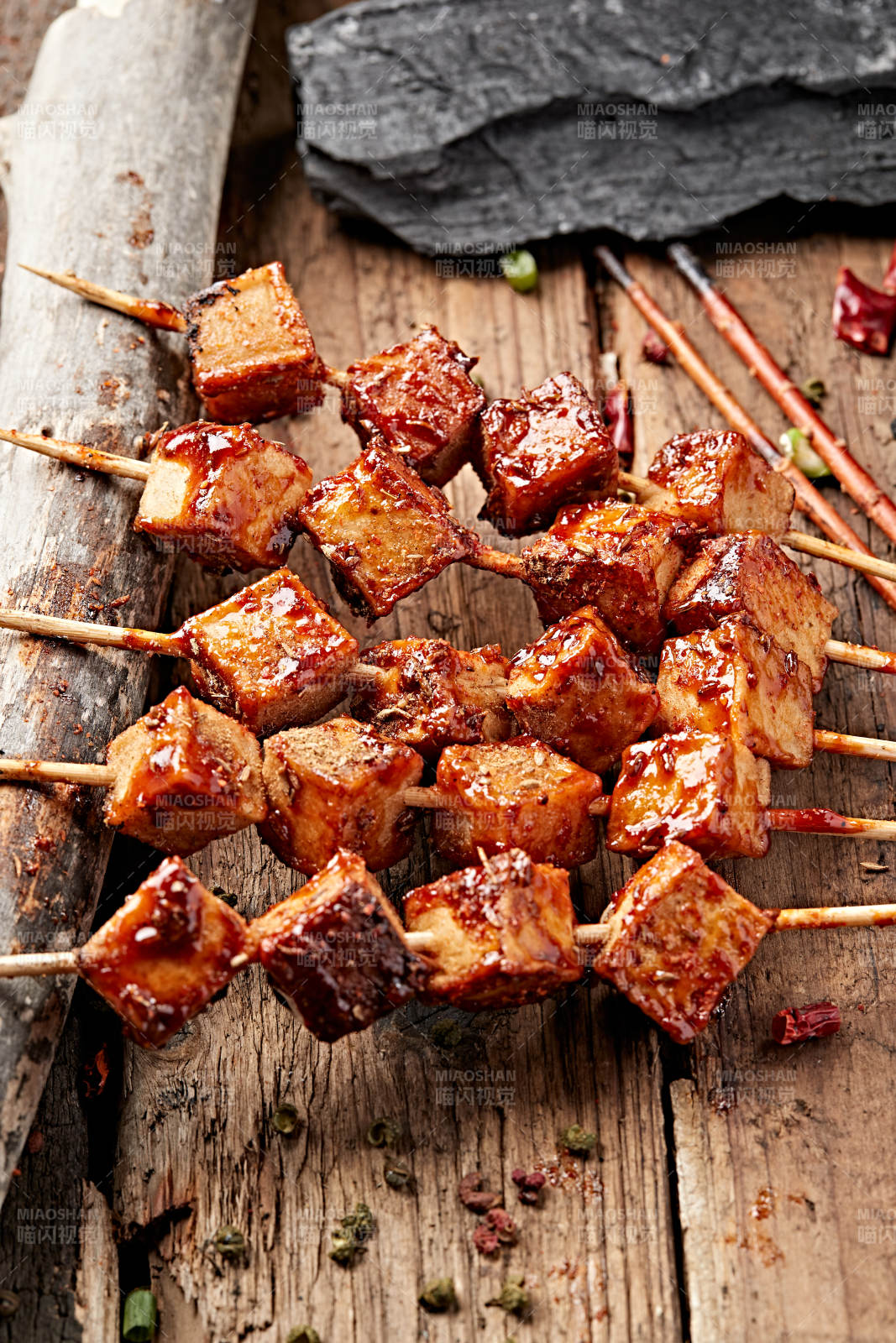 炭烤美味鱼豆腐图片