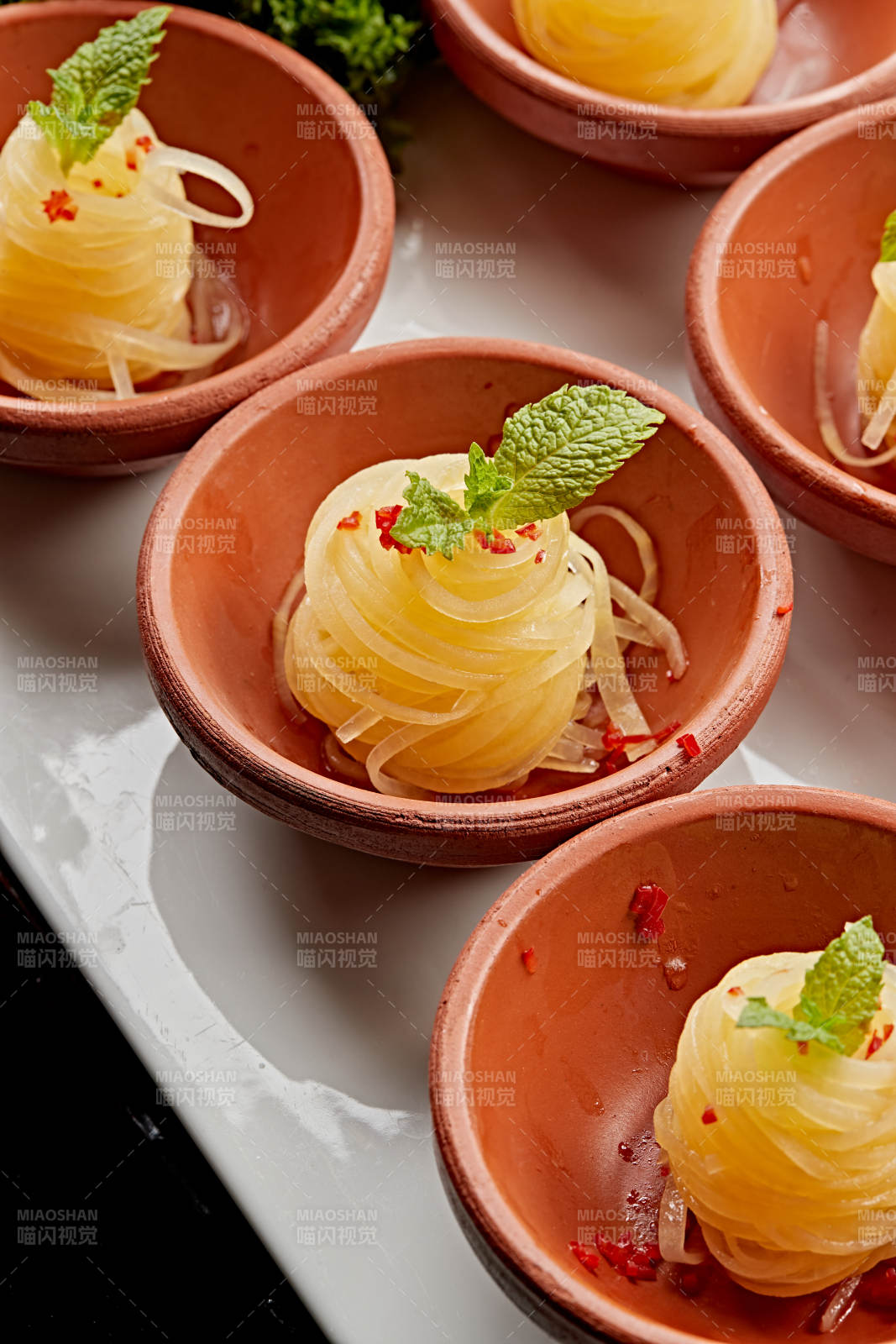 美味腌渍黄萝卜丝图片