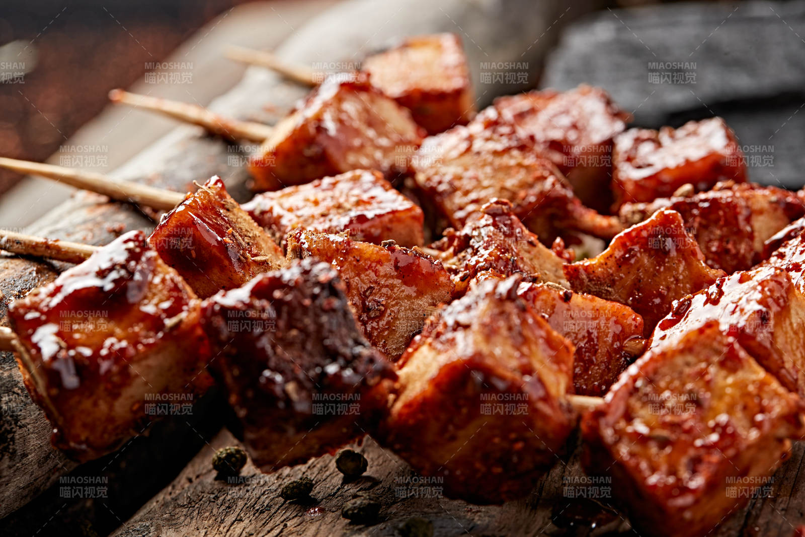 炭烤美味鱼豆腐图片