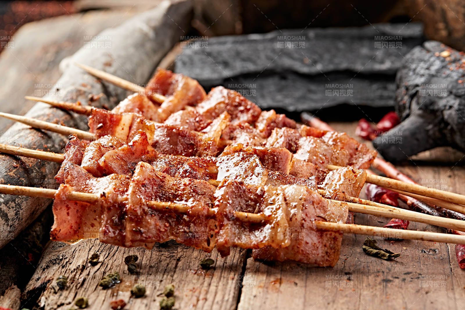 美味炭烤风味猪五花肉图片