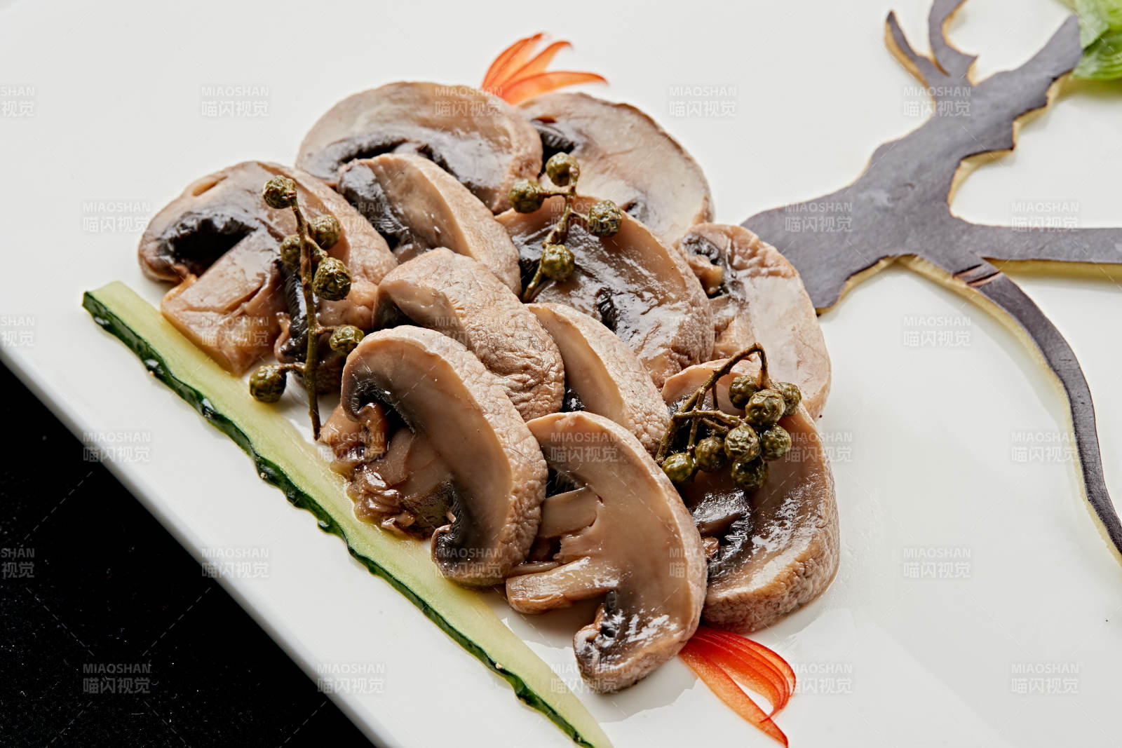 制作精美的艺术凉菜图片