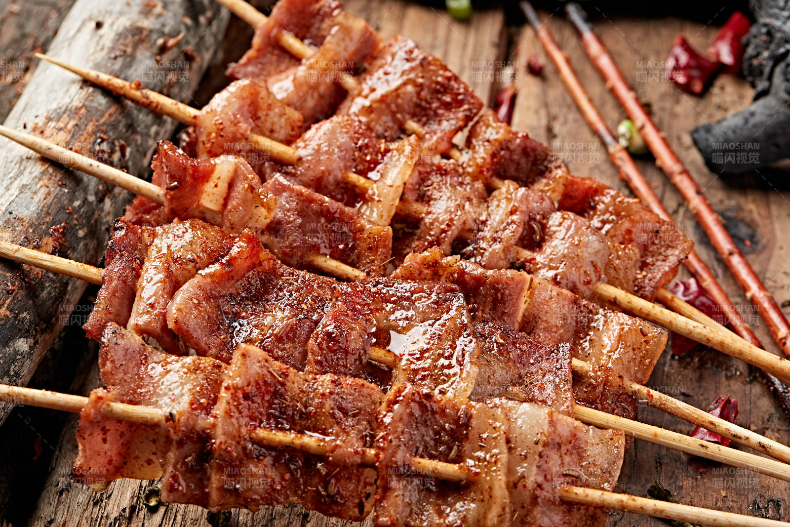 美味炭烤风味猪五花肉图片