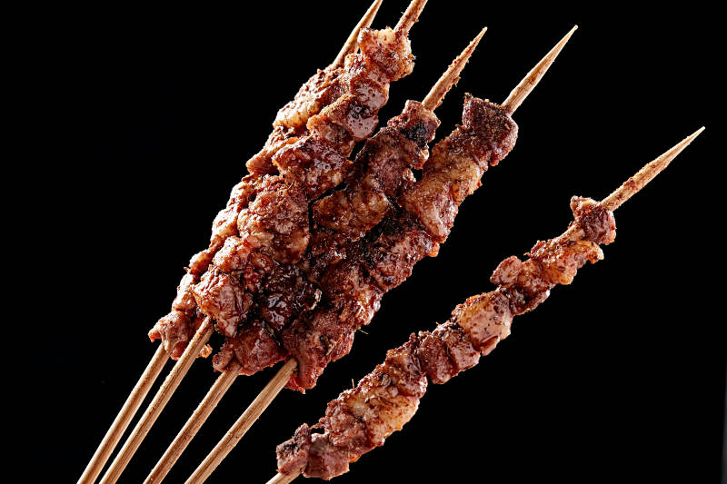 炭烤美味羊肉串图片