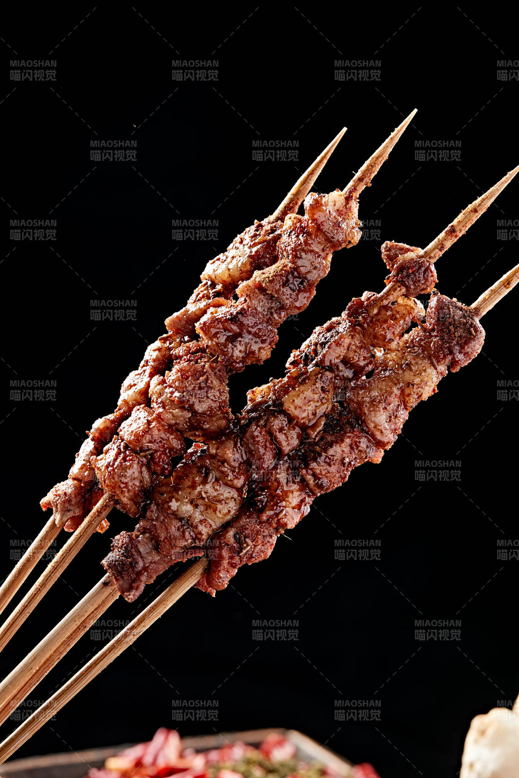 炭烤美味羊肉串图片