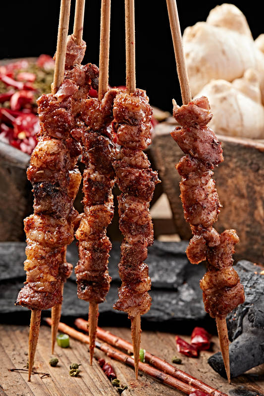 炭烤美味羊肉串图片