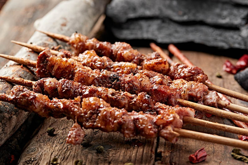 炭烤美味羊肉串图片