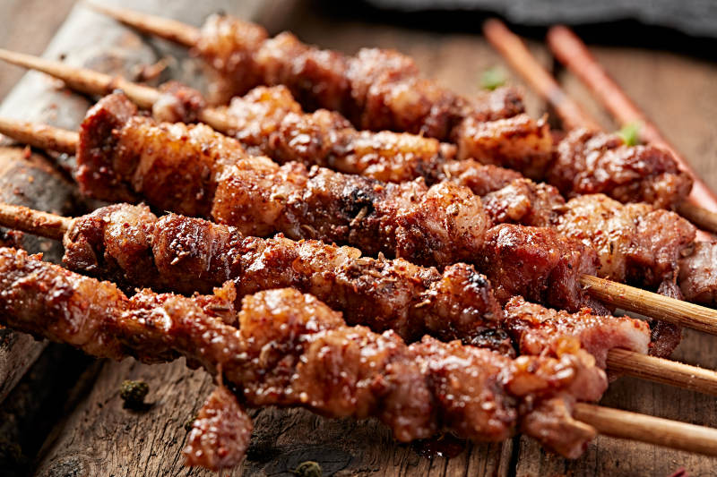 炭烤美味羊肉串图片