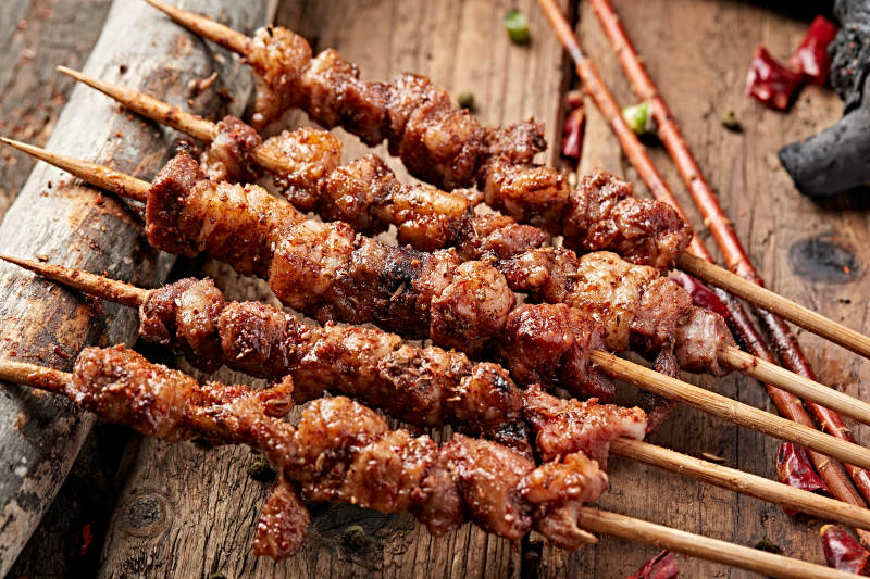 炭烤美味羊肉串图片