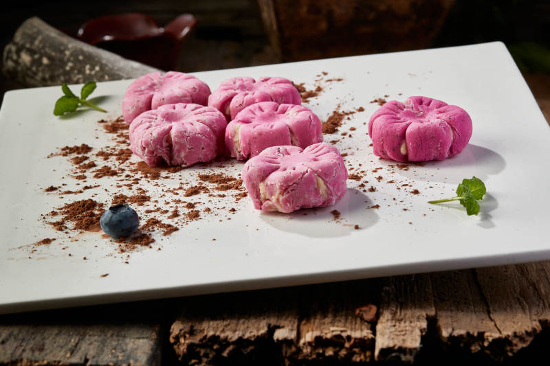 自制樱花形状的美味榴莲酥图片