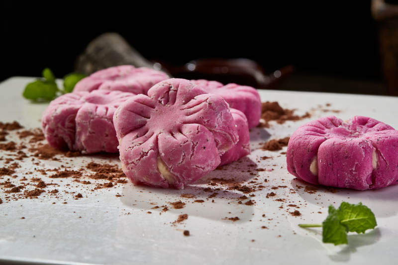 自制樱花形状的美味榴莲酥图片