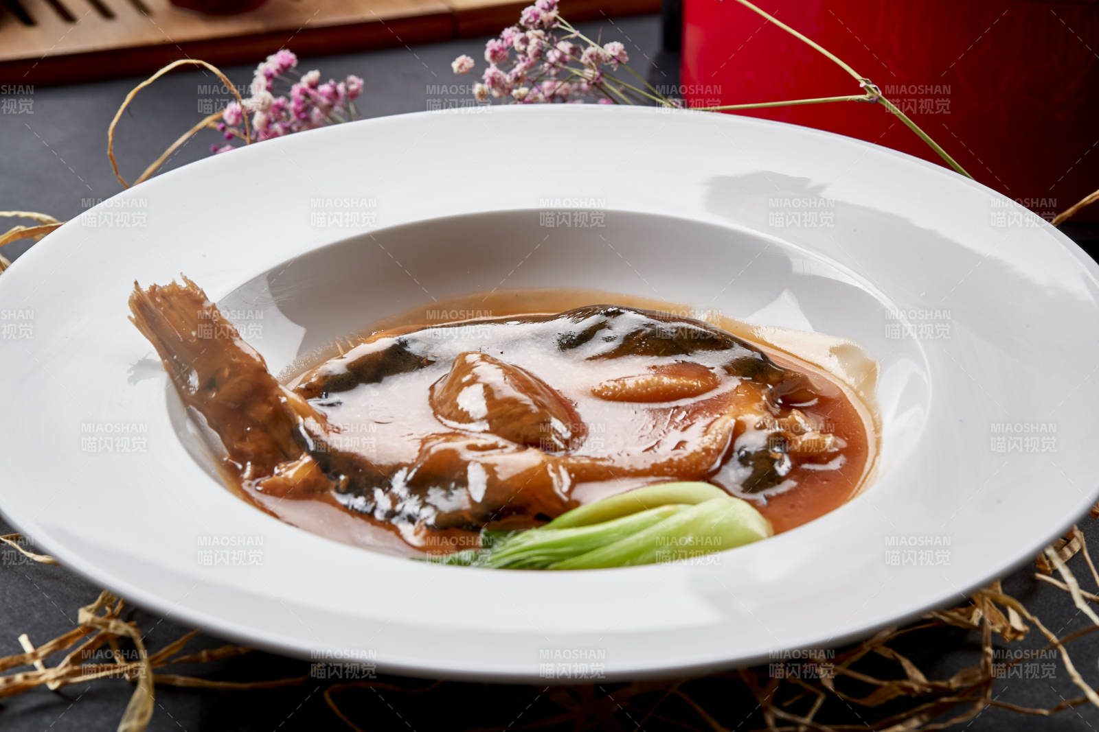 时尚位菜浓汤酱焖小河豚图片