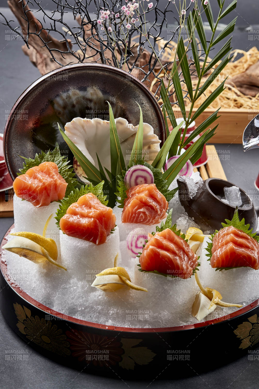 经典日料冰镇三文鱼刺身图片