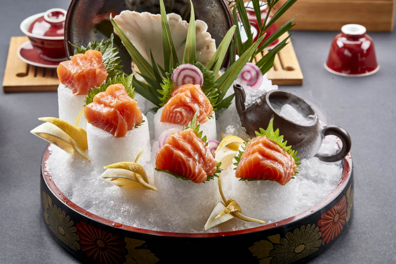 经典日料冰镇三文鱼刺身图片