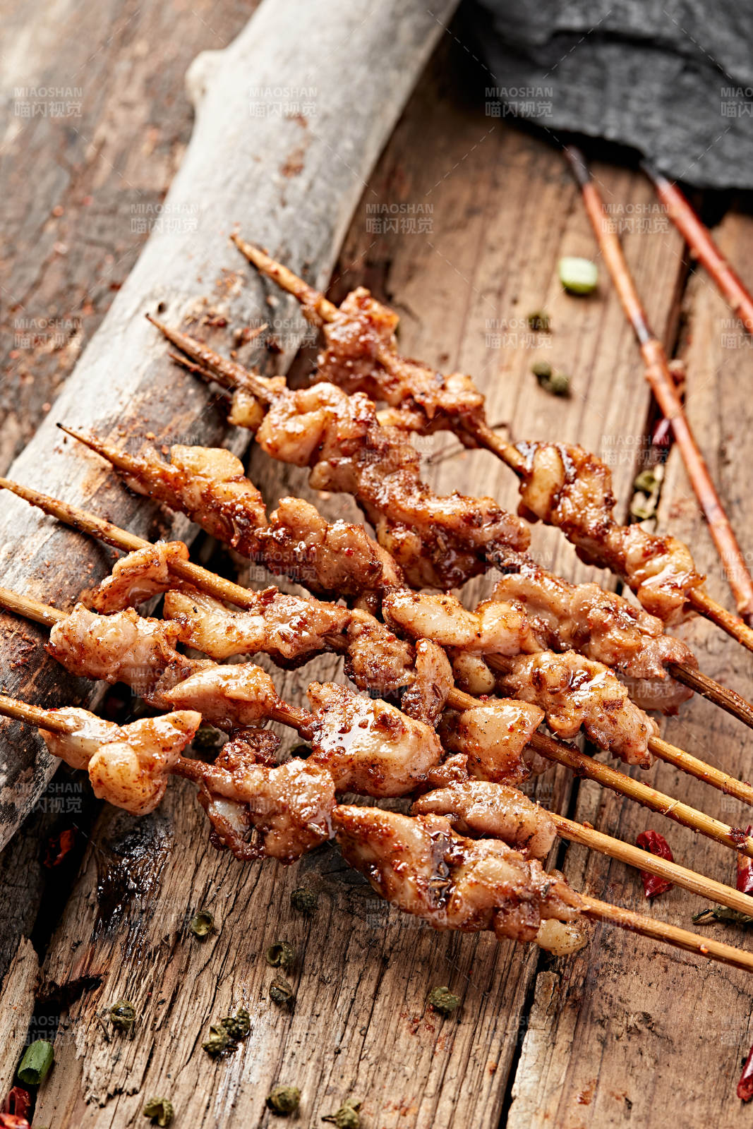 炭烤美味羊肉筋图片