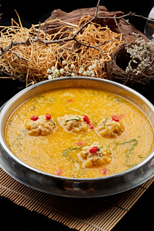 锅仔金米枸杞狮子头图片