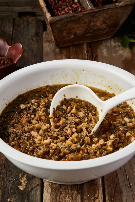 拌面吃的土豆酸菜猪肉卤图片