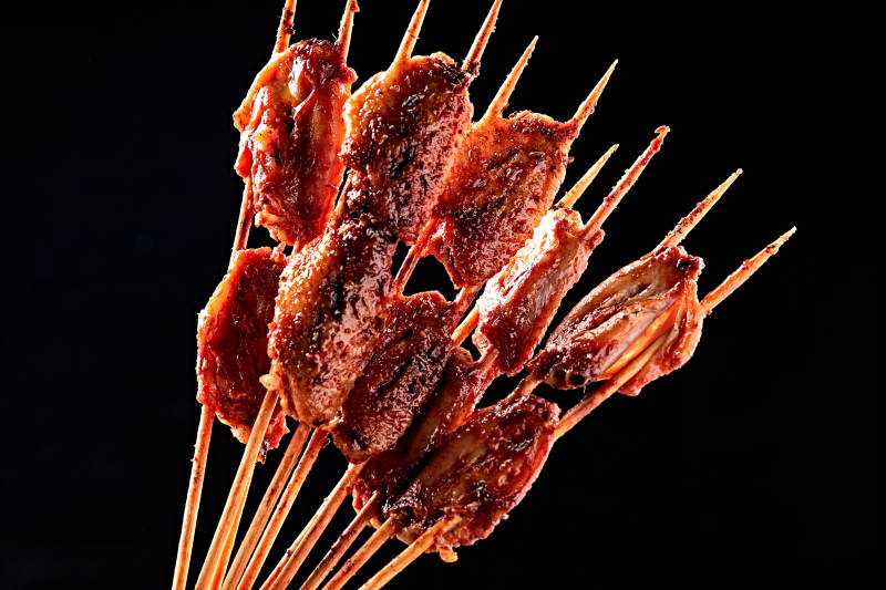 炭烤奥尔良口味鸡翅中图片