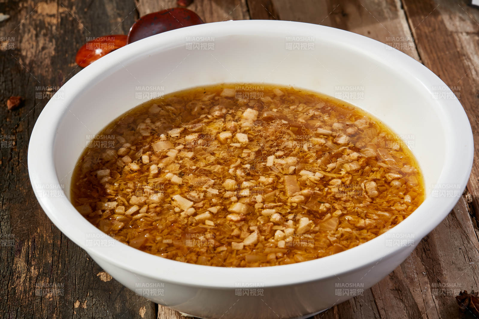 拌面吃的土豆酸菜猪肉卤图片