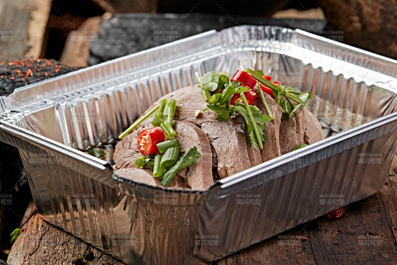 炭烤锡纸酱油护心肉图片