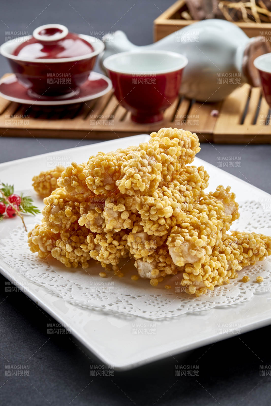 传统油炸甜品油炸薏米芋头条图片