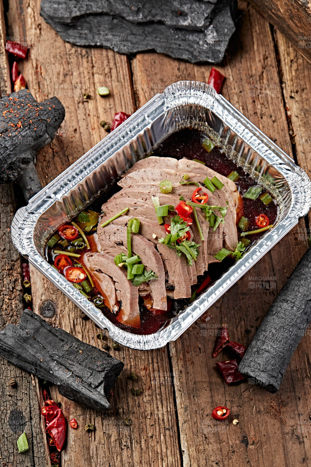 炭烤锡纸酱油护心肉图片