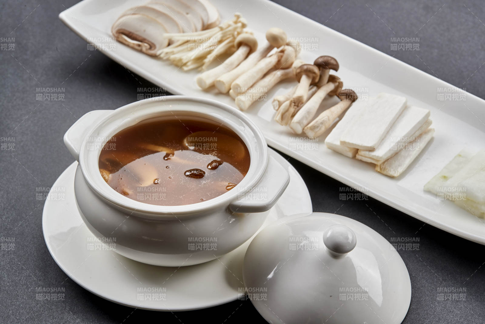 传统广味菜肴香浓杂菌佛跳墙图片