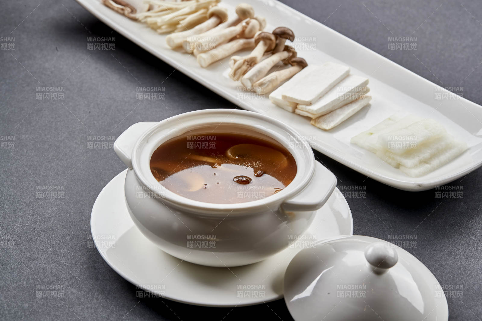 传统广味菜肴香浓杂菌佛跳墙图片