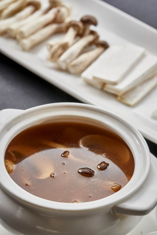 传统广味菜肴香浓杂菌佛跳墙图片