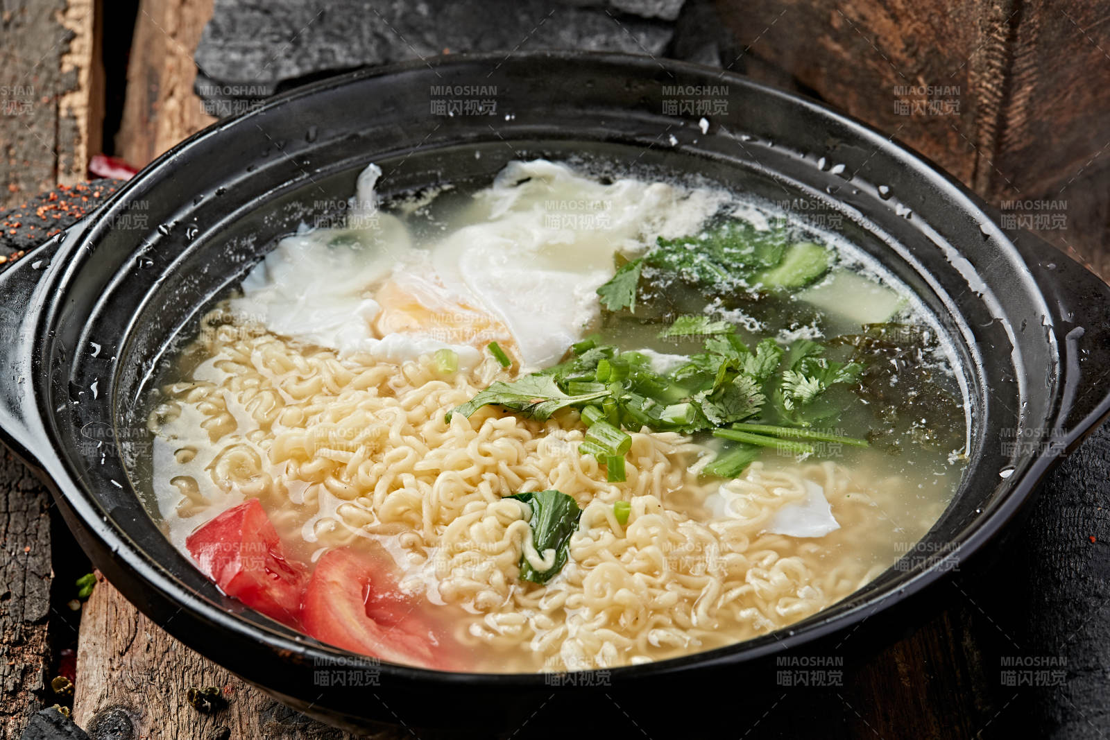 砂锅方便面卧鸡蛋图片