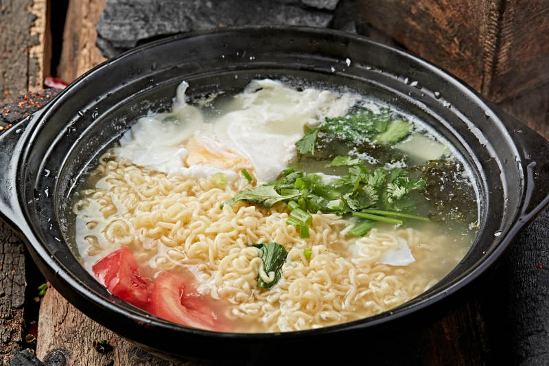 砂锅方便面卧鸡蛋图片