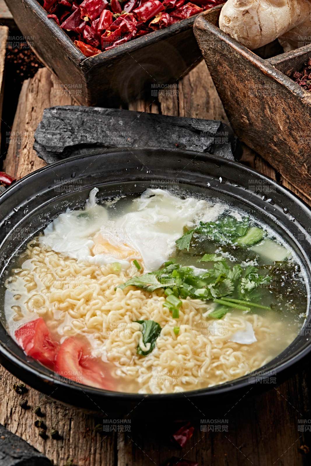 砂锅方便面卧鸡蛋图片