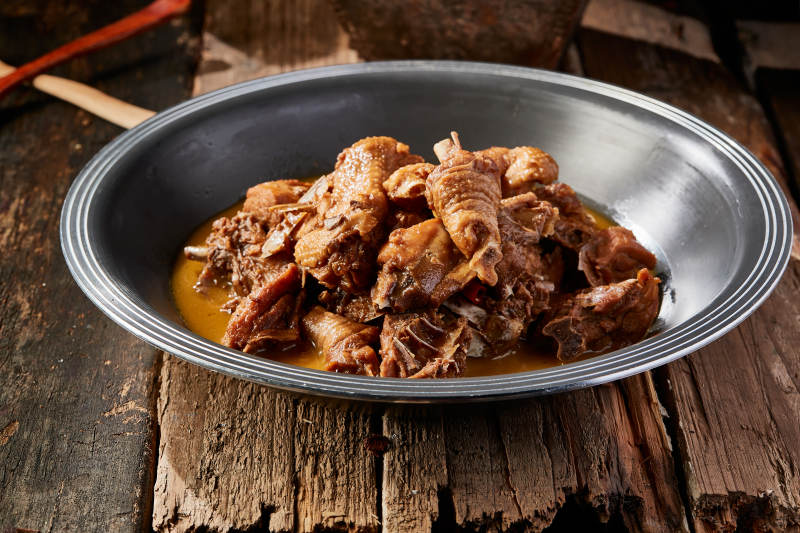 农家铁锅炖柴鸡图片