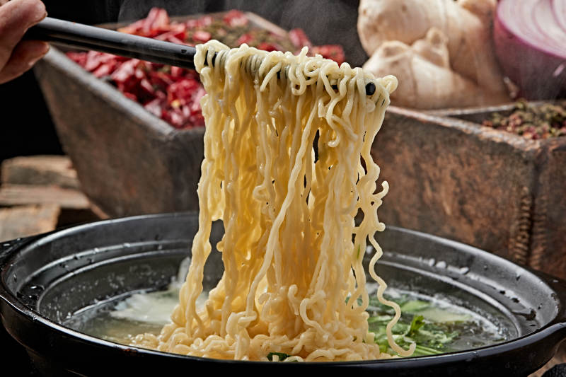 砂锅方便面卧鸡蛋图片