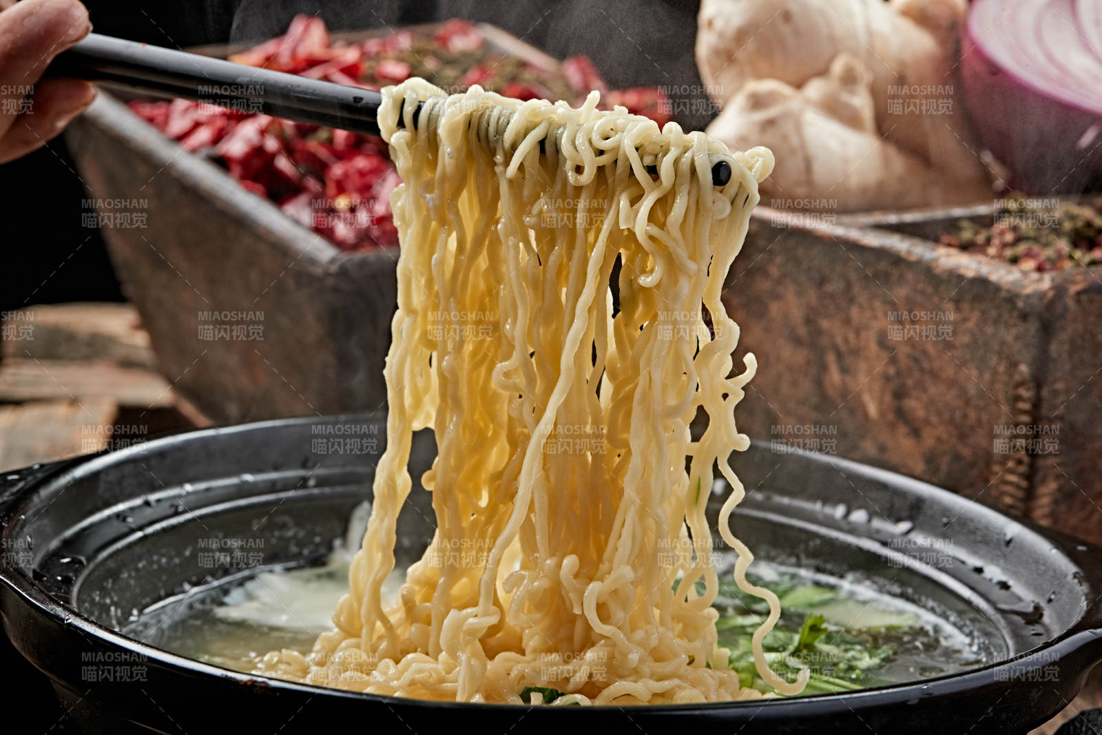 砂锅方便面卧鸡蛋图片