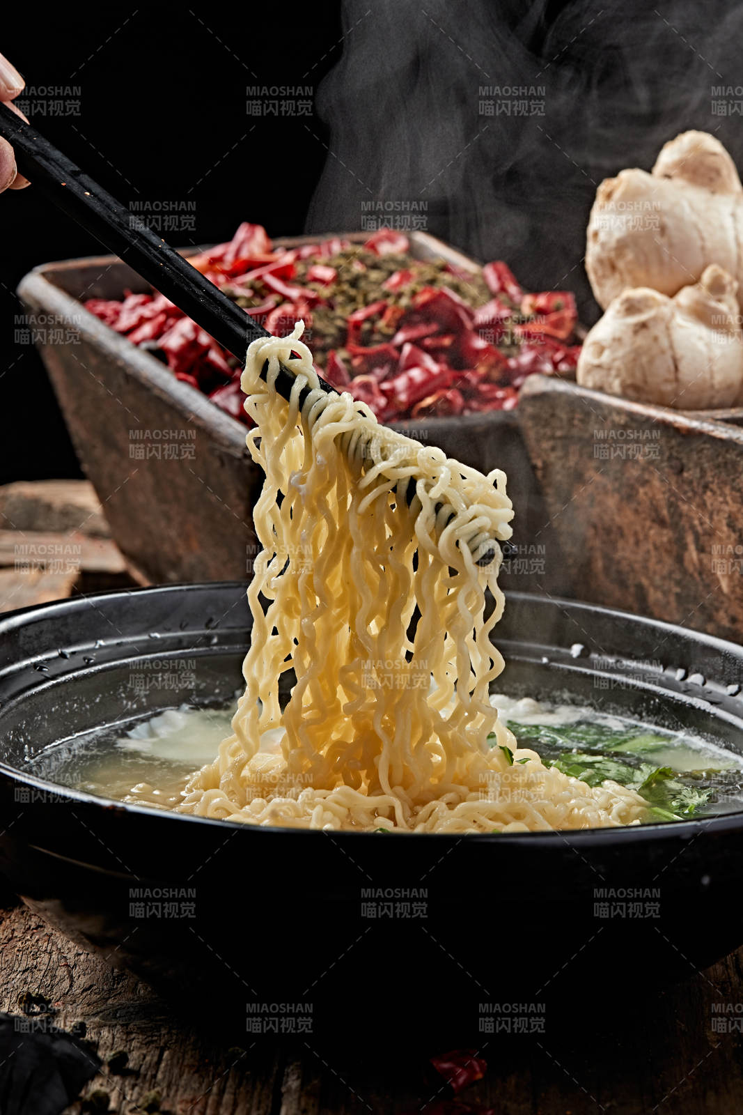 砂锅方便面卧鸡蛋图片