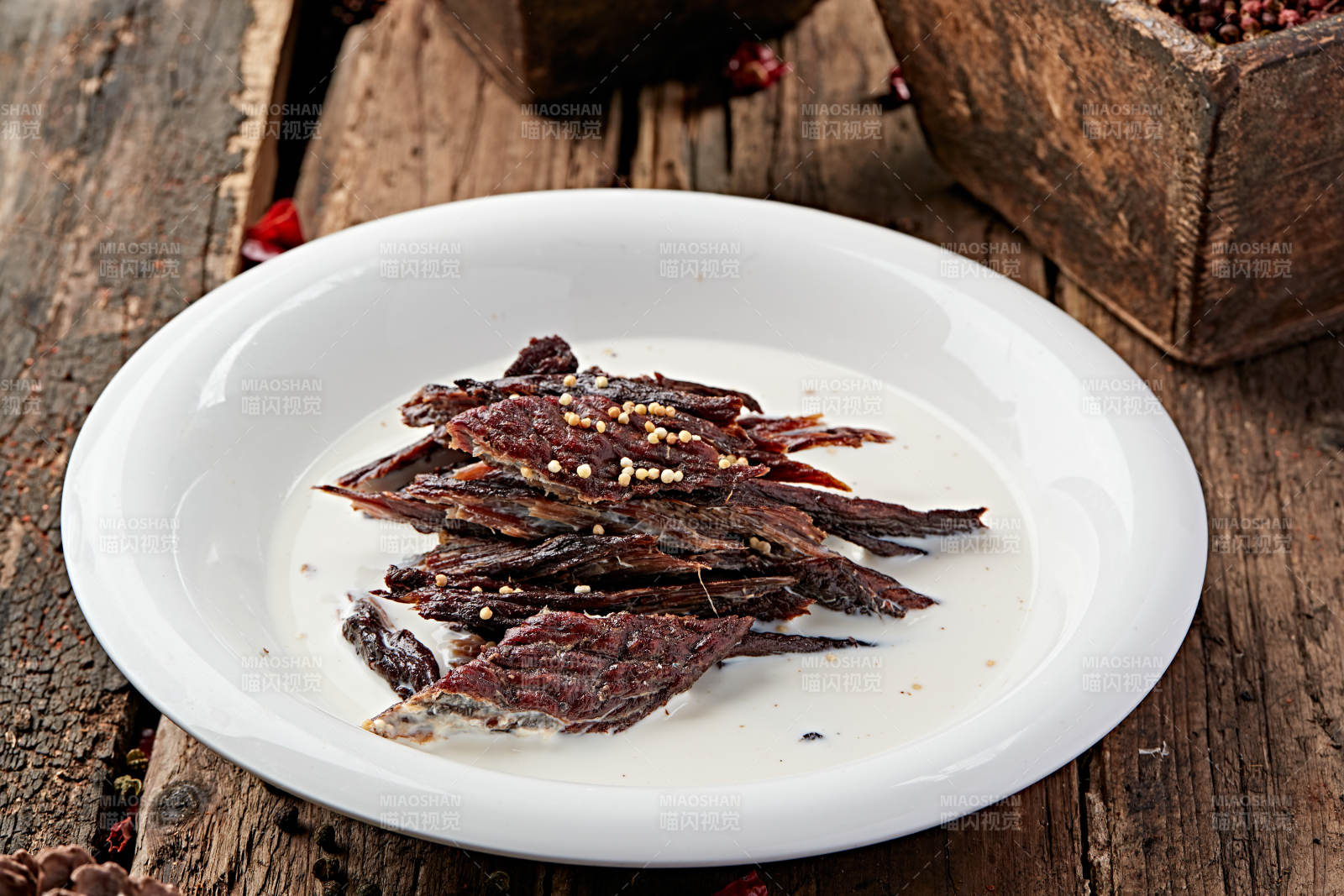 草原老酸奶泡蒙式风干牛肉图片