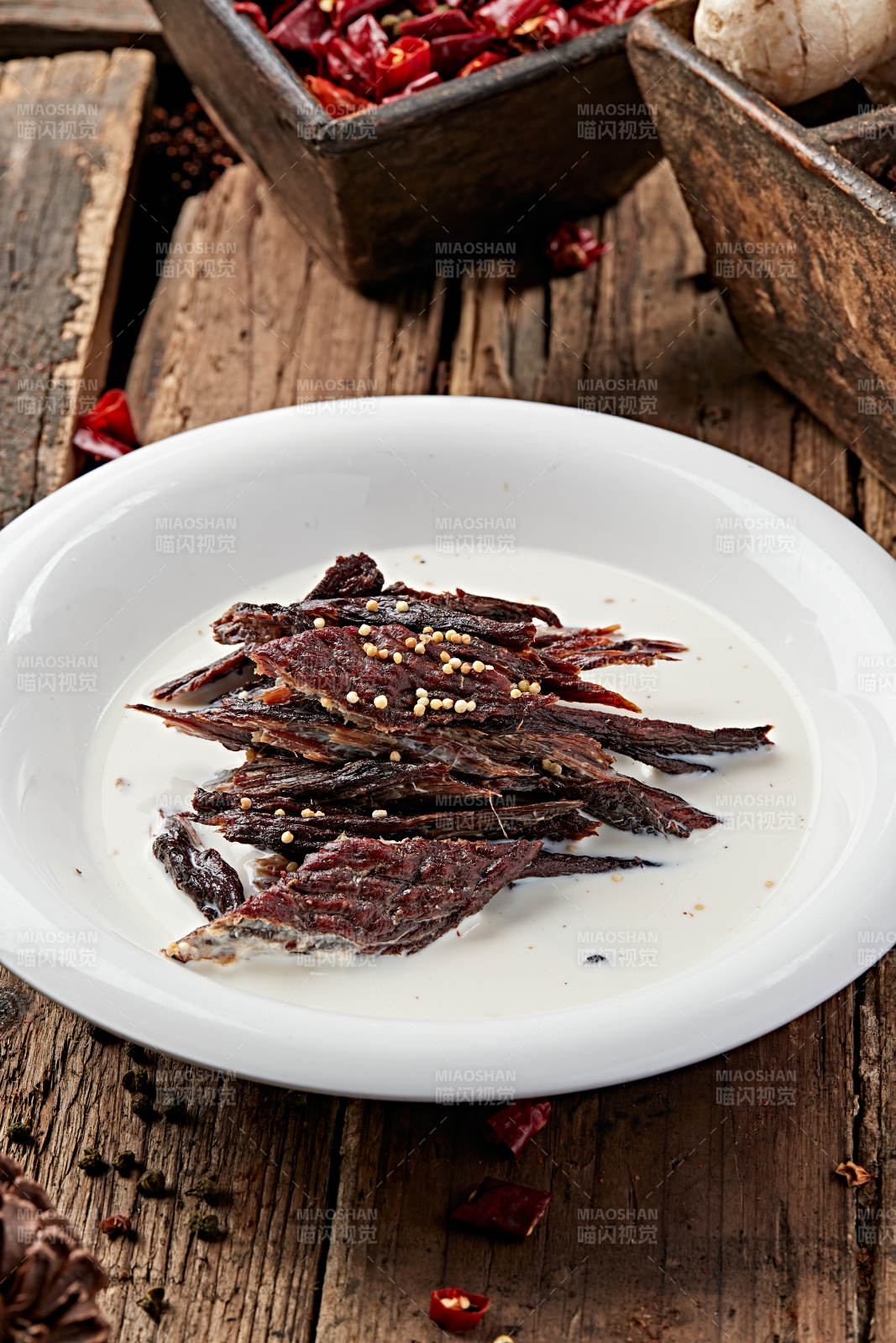 草原老酸奶泡蒙式风干牛肉图片