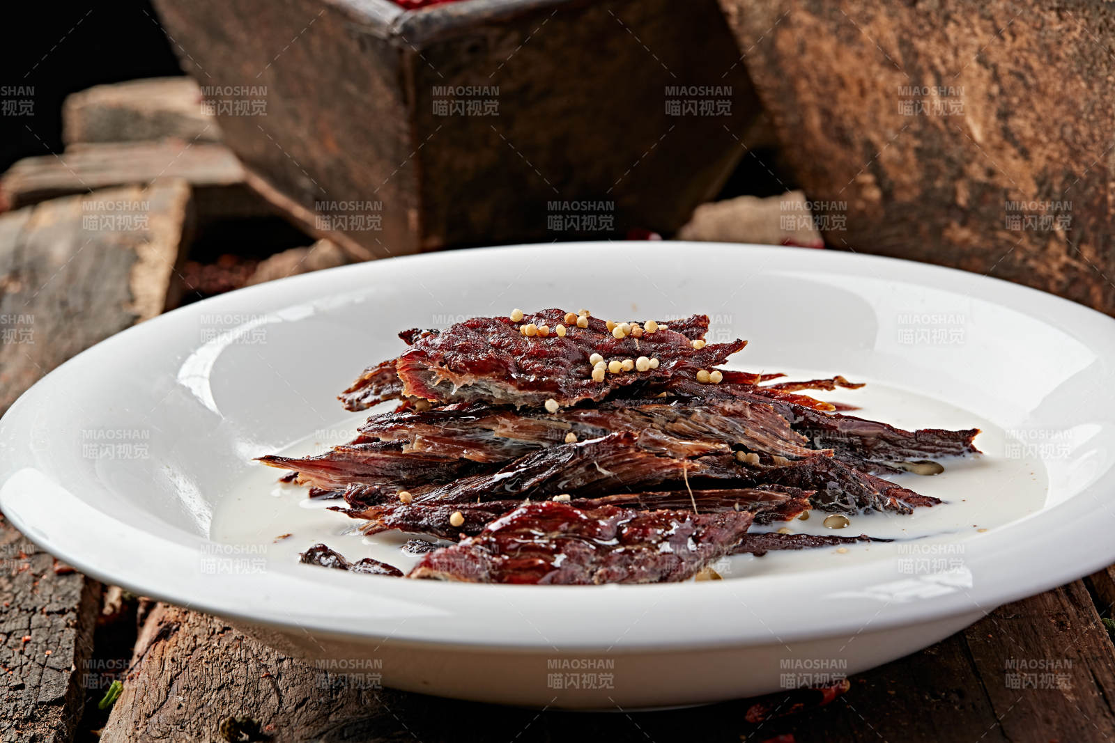 草原老酸奶泡蒙式风干牛肉图片