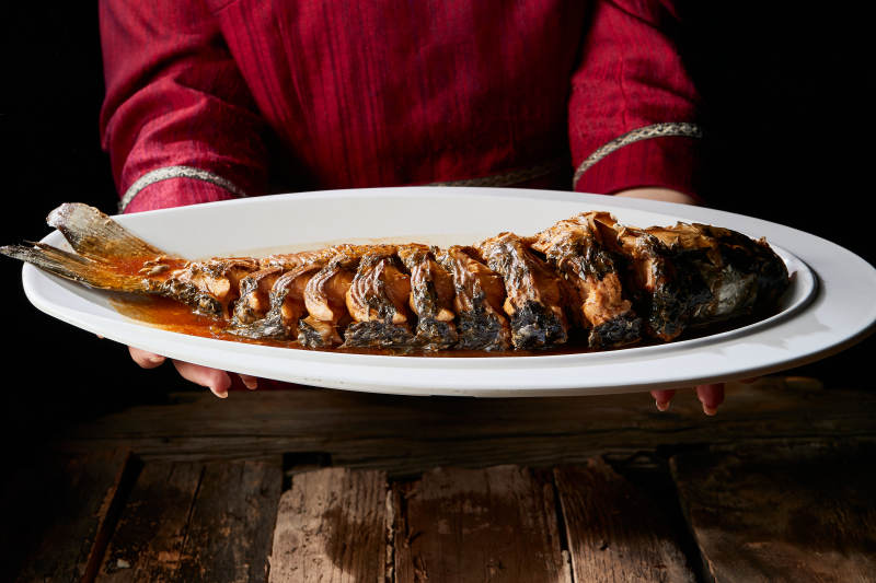 家常炖野生大鲤鱼图片