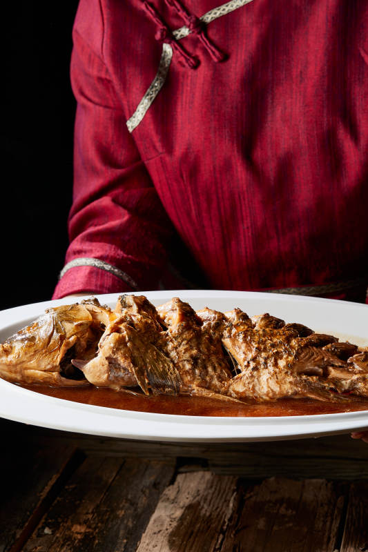 家常炖野生大鲤鱼图片