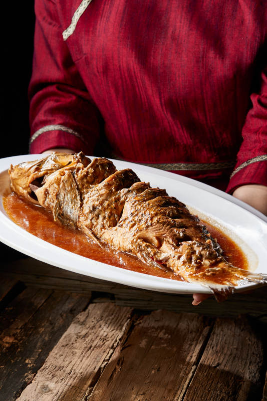 家常炖野生大鲤鱼图片