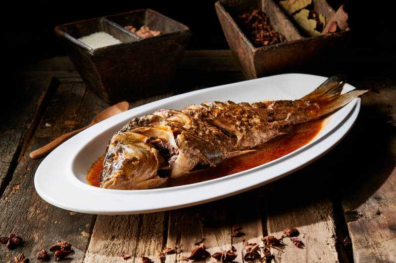 家常炖野生大鲤鱼图片